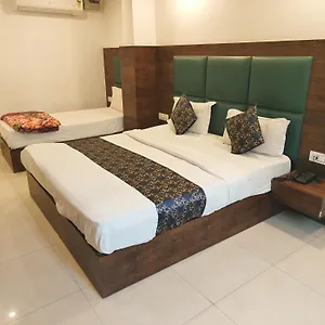 4* Hotel Tark A Family Near Igi Airport Delhi