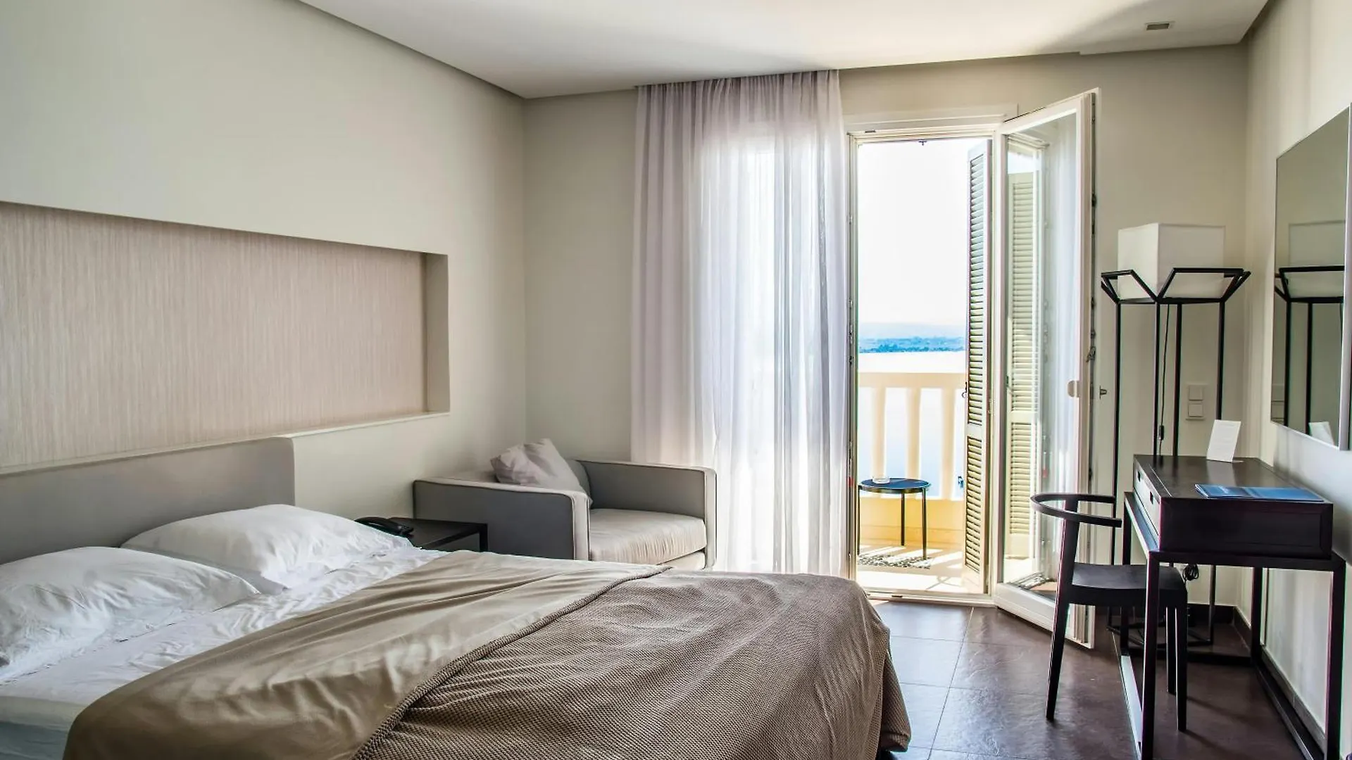 Hotel Seven Inn Near New Delhi Airport